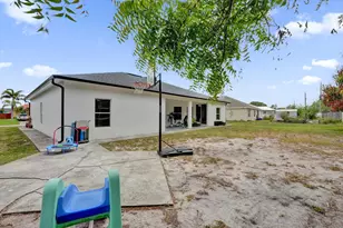 757 SW Jacoby Ave, Port Saint Lucie, FL 34953 - Photo 37