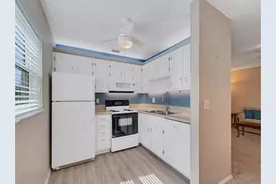 105 Spring Lake Court #102, Vero Beach, FL 32962 - Photo 5