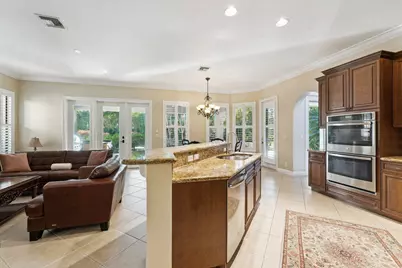 10380 Trianon Place, Wellington, FL 33449 - Photo 9