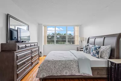 900 Saint Charles Place #221, Pembroke Pines, FL 33026 - Photo 15