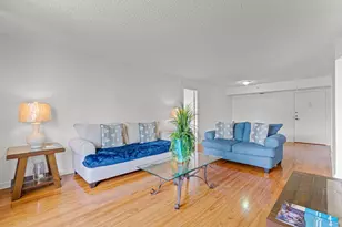 900 St Charles Pl, Pembroke Pines, FL 33026 - Photo 7