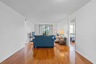 900 St Charles Pl, Pembroke Pines, FL 33026 - Photo 11