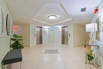 900 Saint Charles Place #221, Pembroke Pines, FL 33026 - Photo 3