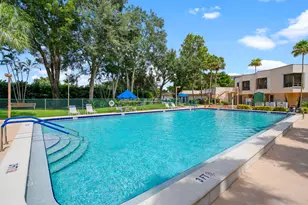 900 St Charles Pl, Pembroke Pines, FL 33026 - Photo 31