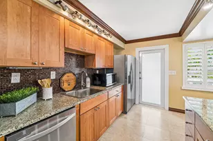 300 E Royal Palm Rd, Boca Raton, FL 33432 - Photo 9