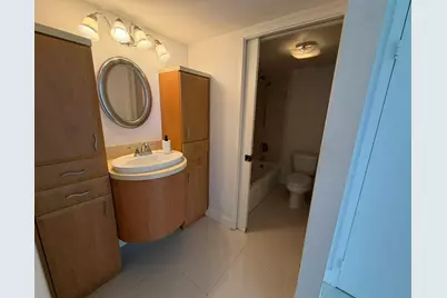 17021 N Bay Road, Sunny Isles Beach, FL 33160 - Photo 11