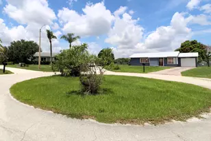 1815 SE Wexford Ct, Port Saint Lucie, FL 34952 - Photo 27