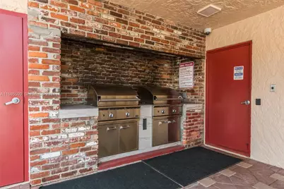 1015 Country Club Drive #307, Margate, FL 33063 - Photo 9