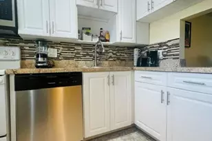 1015 Country Club Dr, Margate, FL 33063 - Photo 11