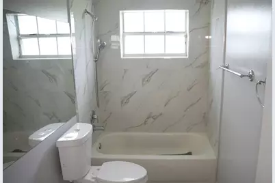 201 Maplewood Drive #201, Greenacres, FL 33415 - Photo 5