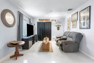 2126 Washington St, Hollywood, FL 33020 - Photo 13