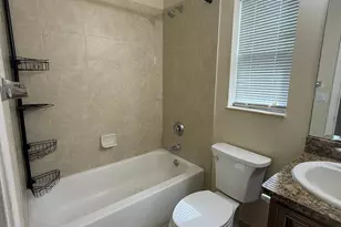 578 NE 20th St, Wilton Manors, FL 33305 - Photo 9