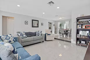 10476 NW 3rd St, Plantation, FL 33324 - Photo 9