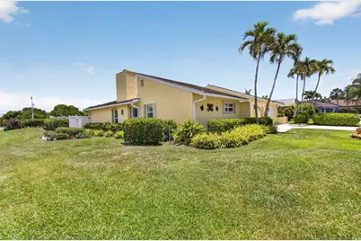 2305 SW 23rd Cranbrook Drive, Boynton Beach, FL 33436 - Photo 3