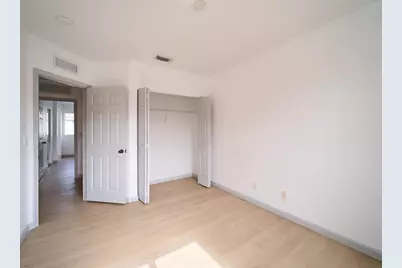 2052 Oakhurst Way, Riviera Beach, FL 33404 - Photo 15