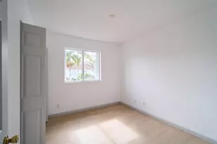2052 Oakhurst Way, Riviera Beach, FL 33404 - Photo 11