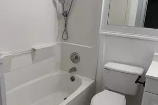 7315 NW 57th Pl, Tamarac, FL 33321 - Photo 9