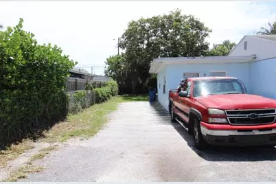 1417 W 32nd Street, Riviera Beach, FL 33404 - Photo 3