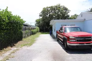 1417 W 32nd St, Riviera Beach, FL 33404 - Photo 3