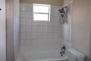 1417 W 32nd St, Riviera Beach, FL 33404 - Photo 17