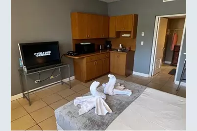 26 Diplomat Parkway, Hallandale, FL 33009 - Photo 9