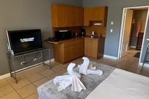 26 Diplomat Pkwy, Hallandale, FL 33009 - Photo 9