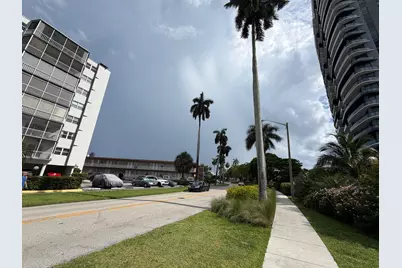26 Diplomat Parkway, Hallandale, FL 33009 - Photo 13