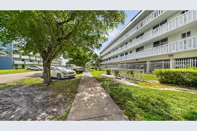 1100 NE 191st Street #44, Miami, FL 33179 - Photo 3