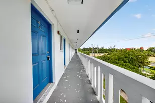 1100 NE 191st St, Miami, FL 33179 - Photo 5