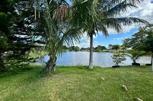 328 W Sugarland Circle, Clewiston, FL 33440 - Photo 13