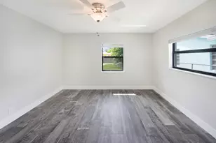 814 NE 8th St, Hallandale Beach, FL 33009 - Photo 13