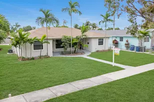 814 NE 8th St, Hallandale Beach, FL 33009 - Photo 3