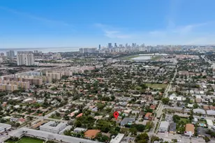 814 NE 8th St, Hallandale Beach, FL 33009 - Photo 25