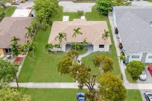 814 NE 8th St, Hallandale Beach, FL 33009 - Photo 19