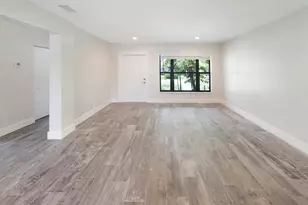 814 NE 8th St, Hallandale Beach, FL 33009 - Photo 9
