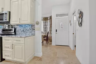 32 Monterey Pointe Dr, Palm Beach Gardens, FL 33418 - Photo 11