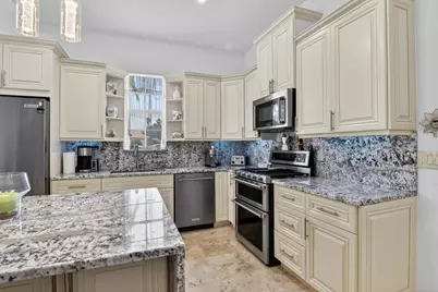 32 Monterey Pointe Drive, Palm Beach Gardens, FL 33418 - Photo 13