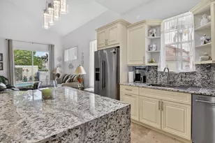 32 Monterey Pointe Dr, Palm Beach Gardens, FL 33418 - Photo 17