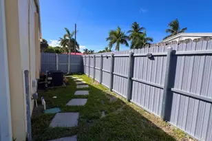 124 Abaco Dr, Palm Springs, FL 33461 - Photo 27