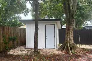 950 E Dayton Cir, Fort Lauderdale, FL 33312 - Photo 21