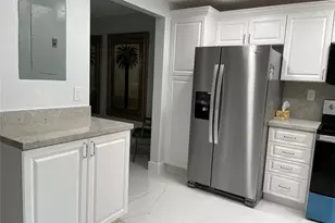 9420 S Hollybrook Lake Dr, Pembroke Pines, FL 33025 - Photo 3