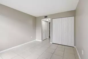 9360 Fontainebleau Blvd, Miami, FL 33172 - Photo 19