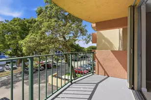 9360 Fontainebleau Blvd, Miami, FL 33172 - Photo 19