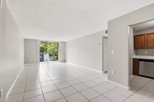 9360 Fontainebleau Blvd, Miami, FL 33172 - Photo 5