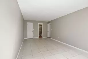 9360 Fontainebleau Blvd, Miami, FL 33172 - Photo 21