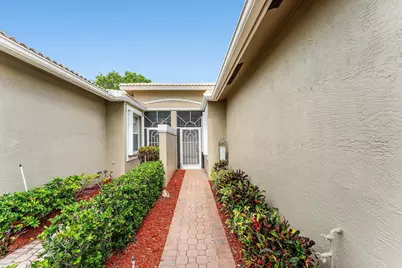 10760 Royal Caribbean Circle, Boynton Beach, FL 33437 - Photo 3
