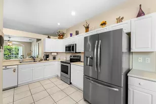 10760 Royal Caribbean Cir, Boynton Beach, FL 33437 - Photo 5