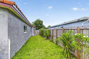 4399 NW 43rd Ct, Lauderdale Lakes, FL 33319 - Photo 33