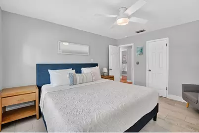 721 NE 8th Avenue, Boynton Beach, FL 33435 - Photo 13