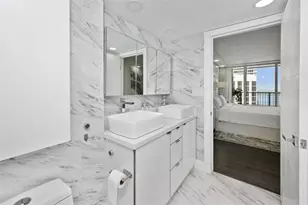 555 NE 15th St, Miami, FL 33132 - Photo 13